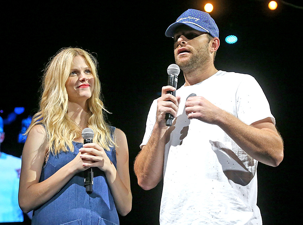 andy roddick decker brooklyn pregnant reveals steps she gary miller getty